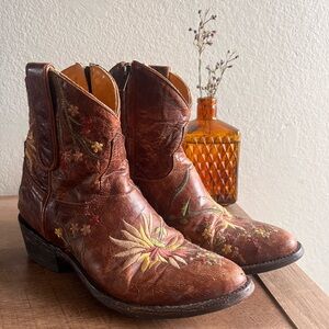 Embroidered Brown Leather Boots
